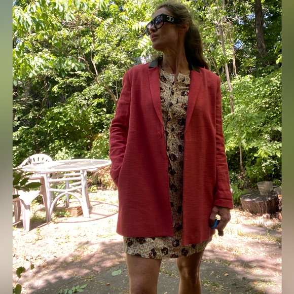Maje Red Linen with Leather Collar
Blazer 40/L - Picture 13 of 13
